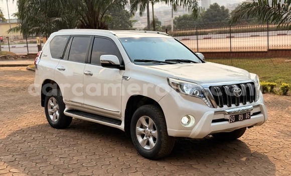Sayi Imported Toyota Land Cruiser Prado White Mota in Yaounde a Babban Kamaru Sayi Imported Toyota Land Cruiser Prado White Mota in Yaounde a Babban Kamaru