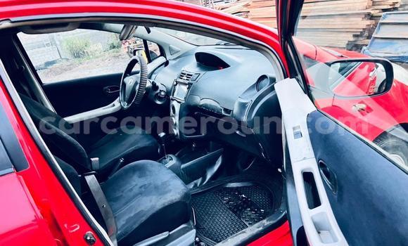 Sayi Na hannu Toyota Yaris Red Mota in Yaounde a Babban Kamaru Sayi Na hannu Toyota Yaris Red Mota in Yaounde a Babban Kamaru