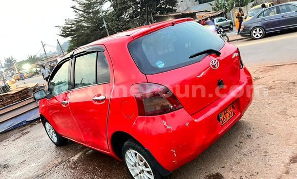 Sayi Na hannu Toyota Yaris Red Mota in Yaounde a Babban Kamaru Sayi Na hannu Toyota Yaris Red Mota in Yaounde a Babban Kamaru