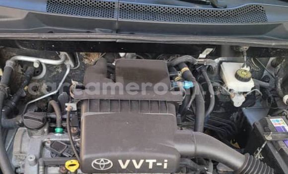 Sayi Na hannu Toyota Yaris Black Mota in Yaounde a Babban Kamaru Sayi Na hannu Toyota Yaris Black Mota in Yaounde a Babban Kamaru