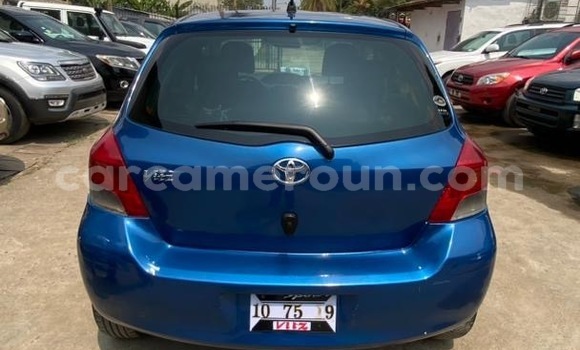 Sayi Imported Toyota Vitz Blue Mota in Douala a Ƙasar Kamaru Sayi Imported Toyota Vitz Blue Mota in Douala a Ƙasar Kamaru