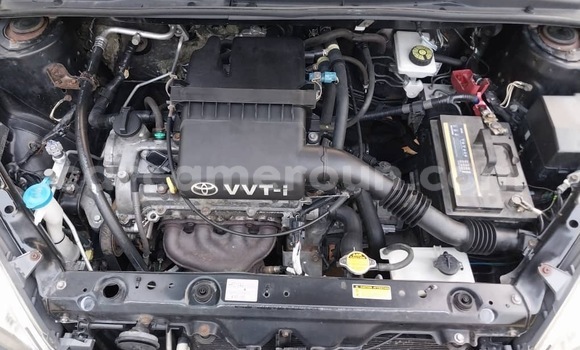 Sayi Na hannu Toyota Yaris Black Mota in Douala a Ƙasar Kamaru Sayi Na hannu Toyota Yaris Black Mota in Douala a Ƙasar Kamaru