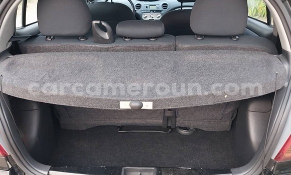 Sayi Na hannu Toyota Yaris Black Mota in Douala a Ƙasar Kamaru Sayi Na hannu Toyota Yaris Black Mota in Douala a Ƙasar Kamaru