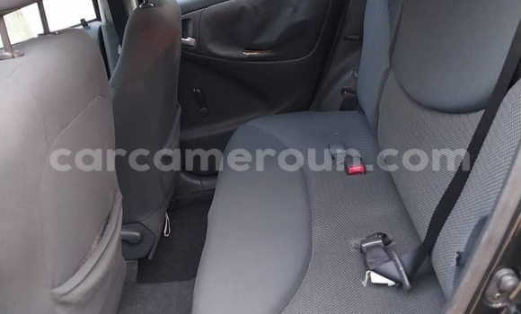 Sayi Na hannu Toyota Yaris Black Mota in Douala a Ƙasar Kamaru Sayi Na hannu Toyota Yaris Black Mota in Douala a Ƙasar Kamaru