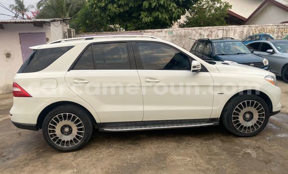 Sayi Sabo Mercedes‒Benz ML–Class White Mota in Douala a Ƙasar Kamaru Sayi Sabo Mercedes‒Benz ML–Class White Mota in Douala a Ƙasar Kamaru
