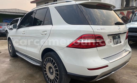 Sayi Sabo Mercedes‒Benz ML–Class White Mota in Douala a Ƙasar Kamaru Sayi Sabo Mercedes‒Benz ML–Class White Mota in Douala a Ƙasar Kamaru