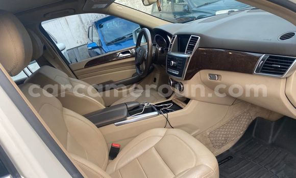 Sayi Sabo Mercedes‒Benz ML–Class White Mota in Douala a Ƙasar Kamaru Sayi Sabo Mercedes‒Benz ML–Class White Mota in Douala a Ƙasar Kamaru