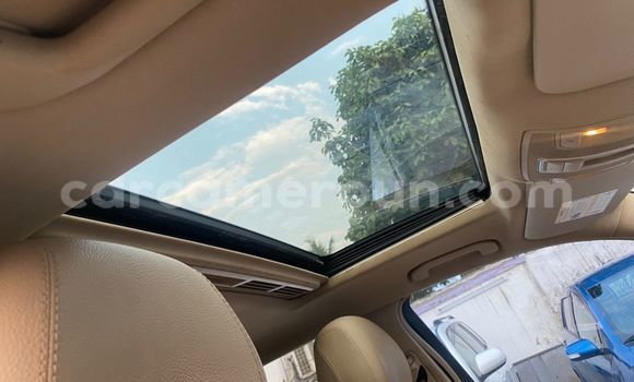 Sayi Sabo Mercedes‒Benz ML–Class White Mota in Douala a Ƙasar Kamaru Sayi Sabo Mercedes‒Benz ML–Class White Mota in Douala a Ƙasar Kamaru