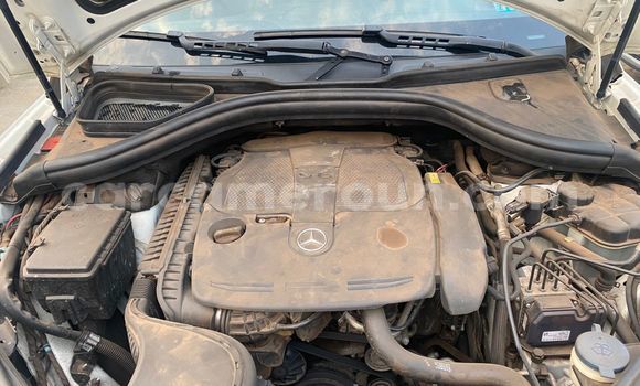 Sayi Sabo Mercedes‒Benz ML–Class White Mota in Douala a Ƙasar Kamaru Sayi Sabo Mercedes‒Benz ML–Class White Mota in Douala a Ƙasar Kamaru