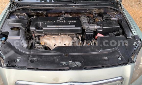 Sayi Na hannu Toyota Avensis Green Mota in Douala a Ƙasar Kamaru Sayi Na hannu Toyota Avensis Green Mota in Douala a Ƙasar Kamaru