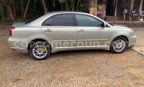 Sayi Na hannu Toyota Avensis Green Mota in Douala a Ƙasar Kamaru Sayi Na hannu Toyota Avensis Green Mota in Douala a Ƙasar Kamaru