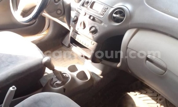 Sayi Na hannu Toyota Yaris Azurfa Mota in Douala a Ƙasar Kamaru Sayi Na hannu Toyota Yaris Azurfa Mota in Douala a Ƙasar Kamaru