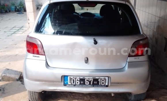 Sayi Na hannu Toyota Yaris Azurfa Mota in Douala a Ƙasar Kamaru Sayi Na hannu Toyota Yaris Azurfa Mota in Douala a Ƙasar Kamaru