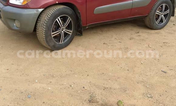 Sayi Na hannu Toyota RAV4 Red Mota in Douala a Ƙasar Kamaru Sayi Na hannu Toyota RAV4 Red Mota in Douala a Ƙasar Kamaru