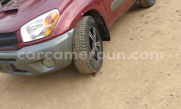Sayi Na hannu Toyota RAV4 Red Mota in Douala a Ƙasar Kamaru Sayi Na hannu Toyota RAV4 Red Mota in Douala a Ƙasar Kamaru