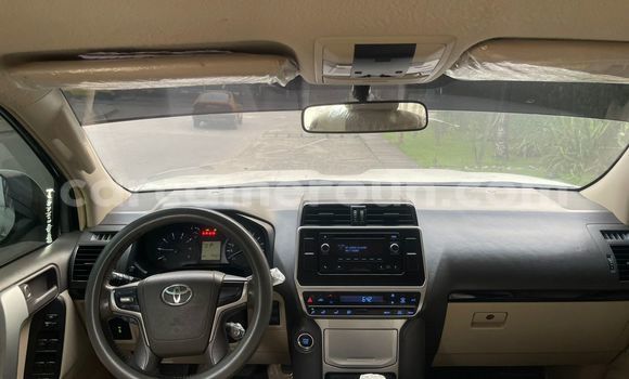 Sayi Sabo Toyota Prado White Mota in Douala a Ƙasar Kamaru Sayi Sabo Toyota Prado White Mota in Douala a Ƙasar Kamaru