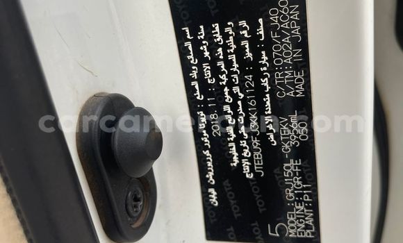 Sayi Sabo Toyota Prado White Mota in Douala a Ƙasar Kamaru Sayi Sabo Toyota Prado White Mota in Douala a Ƙasar Kamaru