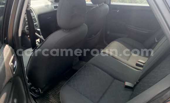 Sayi Na hannu Toyota Avensis Azurfa Mota in Douala a Ƙasar Kamaru Sayi Na hannu Toyota Avensis Azurfa Mota in Douala a Ƙasar Kamaru