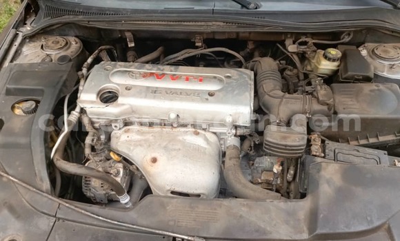 Sayi Imported Toyota Avensis Azurfa Mota in Douala a Ƙasar Kamaru Sayi Imported Toyota Avensis Azurfa Mota in Douala a Ƙasar Kamaru