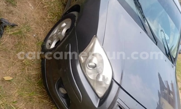 Sayi Imported Toyota Avensis Azurfa Mota in Douala a Ƙasar Kamaru Sayi Imported Toyota Avensis Azurfa Mota in Douala a Ƙasar Kamaru