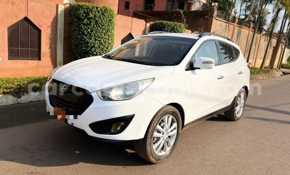 Sayi Na hannu Hyundai Tucson White Mota in Yaounde a Babban Kamaru Sayi Na hannu Hyundai Tucson White Mota in Yaounde a Babban Kamaru
