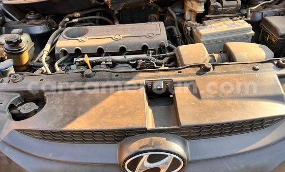 Sayi Na hannu Hyundai Tucson White Mota in Yaounde a Babban Kamaru Sayi Na hannu Hyundai Tucson White Mota in Yaounde a Babban Kamaru