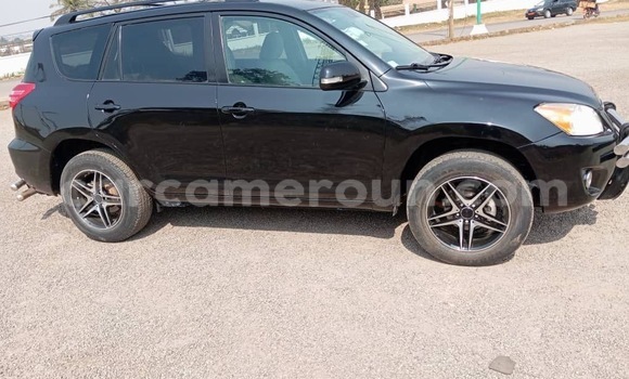 Sayi Na hannu Toyota RAV4 Black Mota in Yaounde a Babban Kamaru Sayi Na hannu Toyota RAV4 Black Mota in Yaounde a Babban Kamaru