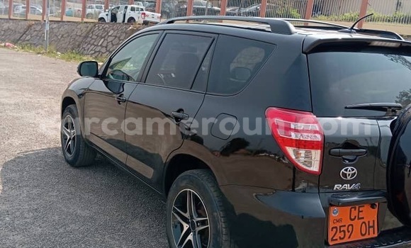 Sayi Na hannu Toyota RAV4 Black Mota in Yaounde a Babban Kamaru Sayi Na hannu Toyota RAV4 Black Mota in Yaounde a Babban Kamaru