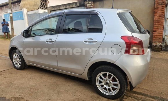 Sayi Na hannu Toyota Auris Azurfa Mota in Yaounde a Babban Kamaru Sayi Na hannu Toyota Auris Azurfa Mota in Yaounde a Babban Kamaru