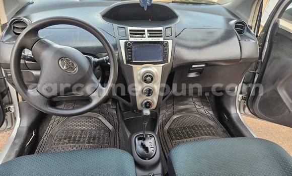 Sayi Na hannu Toyota Auris Azurfa Mota in Yaounde a Babban Kamaru Sayi Na hannu Toyota Auris Azurfa Mota in Yaounde a Babban Kamaru