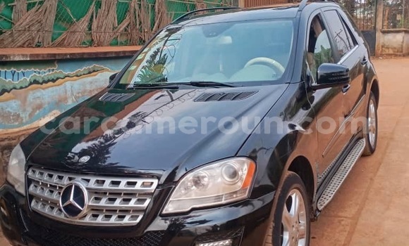 Sayi Na hannu Mercedes‒Benz ML–Class Black Mota in Yaounde a Babban Kamaru Sayi Na hannu Mercedes‒Benz ML–Class Black Mota in Yaounde a Babban Kamaru