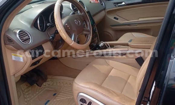 Sayi Na hannu Mercedes‒Benz ML–Class Black Mota in Yaounde a Babban Kamaru Sayi Na hannu Mercedes‒Benz ML–Class Black Mota in Yaounde a Babban Kamaru