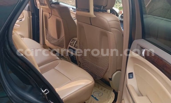 Sayi Na hannu Mercedes‒Benz ML–Class Black Mota in Yaounde a Babban Kamaru Sayi Na hannu Mercedes‒Benz ML–Class Black Mota in Yaounde a Babban Kamaru