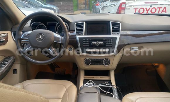 Acheter Import Voiture Mercedes‒Benz ML–Class Blanc à Douala, Littoral Cameroon Acheter Import Voiture Mercedes‒Benz ML–Class Blanc à Douala, Littoral Cameroon