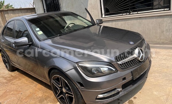 Acheter Occasion Voiture Mercedes‒Benz C–Class Noir à Douala, Littoral Cameroon