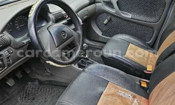 Sayi Na hannu Opel Astra Blue Mota in Douala a Ƙasar Kamaru Sayi Na hannu Opel Astra Blue Mota in Douala a Ƙasar Kamaru