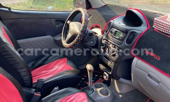 Sayi Na hannu Toyota Yaris Verso Azurfa Mota in Douala a Ƙasar Kamaru Sayi Na hannu Toyota Yaris Verso Azurfa Mota in Douala a Ƙasar Kamaru