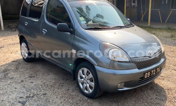 Sayi Na hannu Toyota Yaris Verso Azurfa Mota in Douala a Ƙasar Kamaru Sayi Na hannu Toyota Yaris Verso Azurfa Mota in Douala a Ƙasar Kamaru
