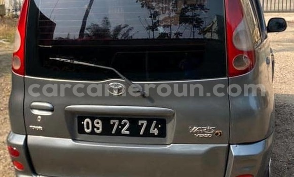 Sayi Na hannu Toyota Yaris Verso Azurfa Mota in Douala a Ƙasar Kamaru Sayi Na hannu Toyota Yaris Verso Azurfa Mota in Douala a Ƙasar Kamaru