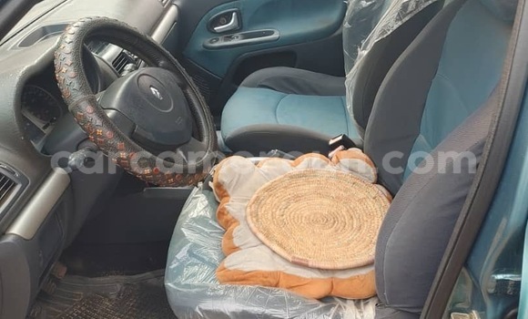 Sayi Na hannu Renault Clio Blue Mota in Douala a Ƙasar Kamaru Sayi Na hannu Renault Clio Blue Mota in Douala a Ƙasar Kamaru