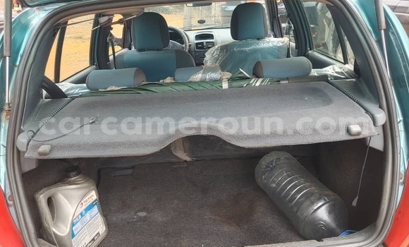 Sayi Na hannu Renault Clio Blue Mota in Douala a Ƙasar Kamaru Sayi Na hannu Renault Clio Blue Mota in Douala a Ƙasar Kamaru