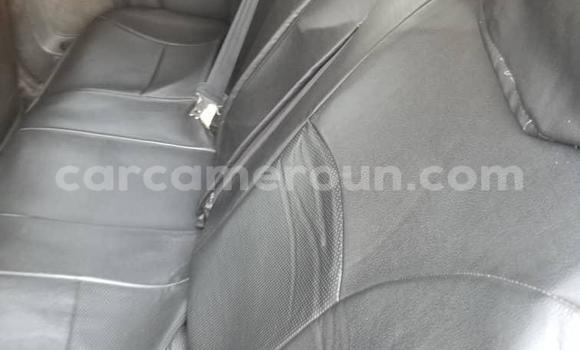 Sayi Na hannu Toyota Corolla Verso Azurfa Mota in Douala a Ƙasar Kamaru Sayi Na hannu Toyota Corolla Verso Azurfa Mota in Douala a Ƙasar Kamaru