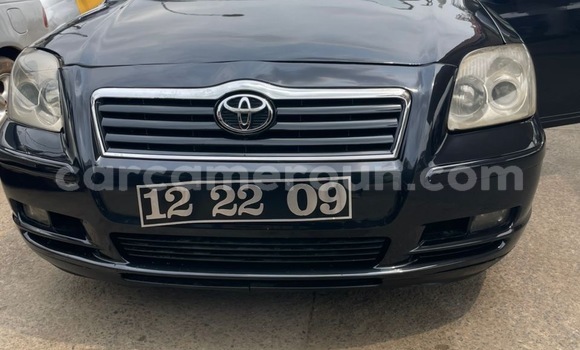 Sayi Na hannu Toyota Avensis Black Mota in Douala a Ƙasar Kamaru