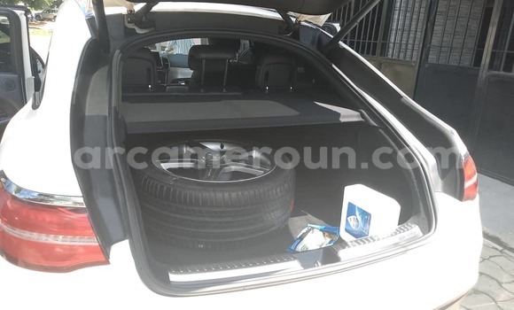 Sayi Na hannu Mercedes‒Benz GLE Coupe White Mota in Douala a Ƙasar Kamaru Sayi Na hannu Mercedes‒Benz GLE Coupe White Mota in Douala a Ƙasar Kamaru