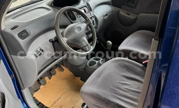 Sayi Na hannu Toyota Yaris Verso Blue Mota in Douala a Ƙasar Kamaru Sayi Na hannu Toyota Yaris Verso Blue Mota in Douala a Ƙasar Kamaru