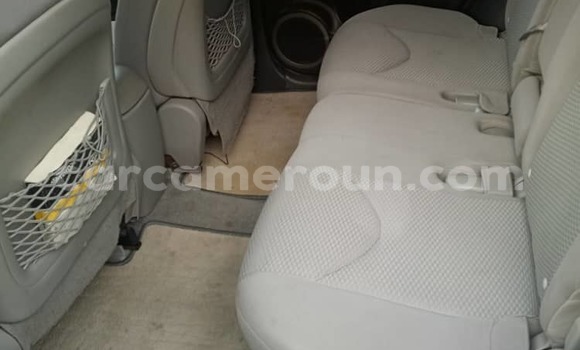 Acheter Occasion Voiture Toyota RAV4 Gris à Douala, Littoral Cameroon Acheter Occasion Voiture Toyota RAV4 Gris à Douala, Littoral Cameroon