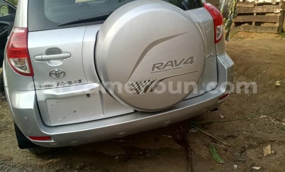 Acheter Occasion Voiture Toyota RAV4 Gris à Douala, Littoral Cameroon Acheter Occasion Voiture Toyota RAV4 Gris à Douala, Littoral Cameroon