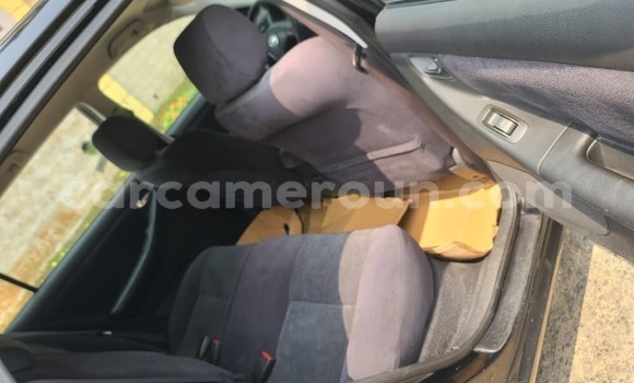 Sayi Na hannu Toyota Corolla Black Mota in Douala a Ƙasar Kamaru Sayi Na hannu Toyota Corolla Black Mota in Douala a Ƙasar Kamaru