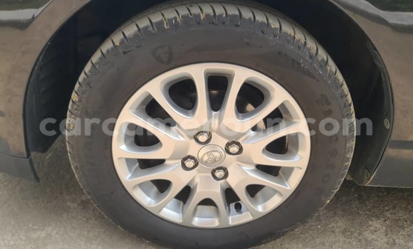 Sayi Na hannu Toyota Corolla Black Mota in Douala a Ƙasar Kamaru Sayi Na hannu Toyota Corolla Black Mota in Douala a Ƙasar Kamaru