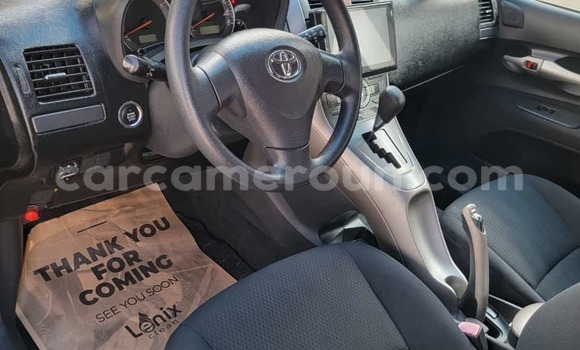 Sayi Na hannu Toyota Auris Black Mota in Douala a Ƙasar Kamaru Sayi Na hannu Toyota Auris Black Mota in Douala a Ƙasar Kamaru